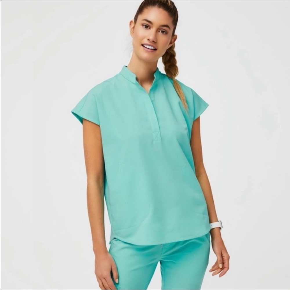 FIGS limited edition color Fresh Aqua